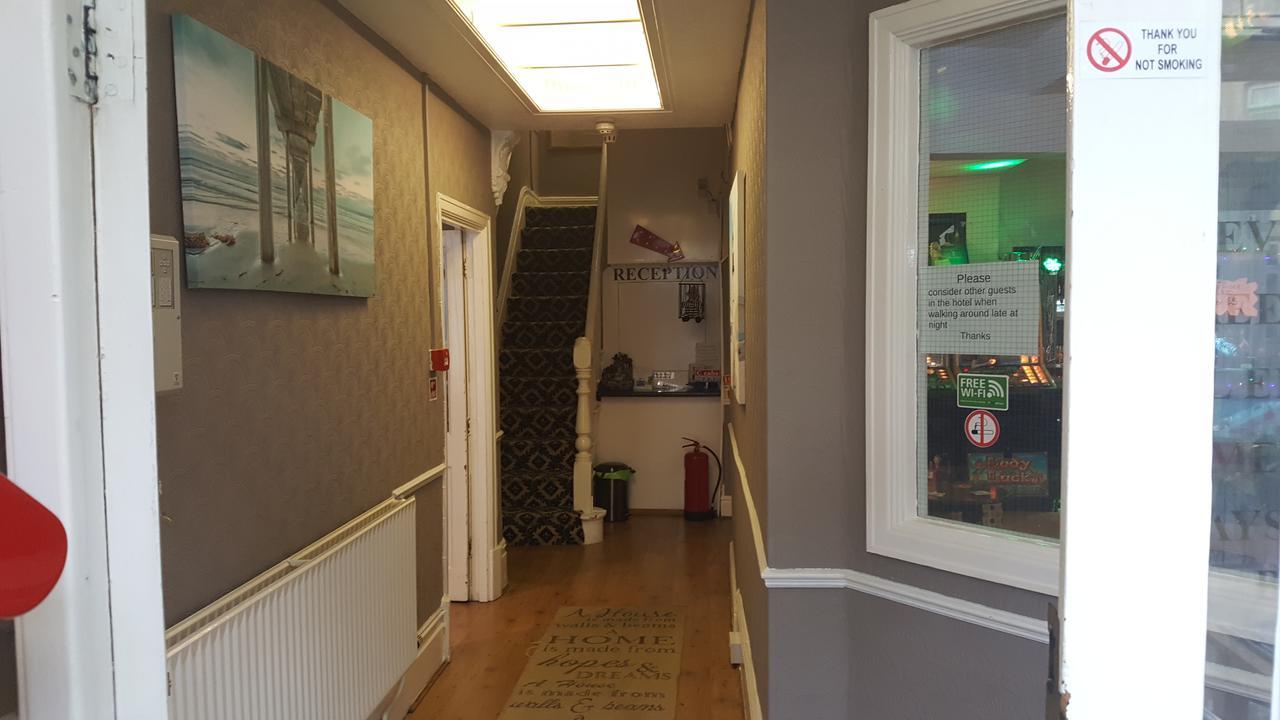 The Cressington Hotel Blackpool Bagian luar foto